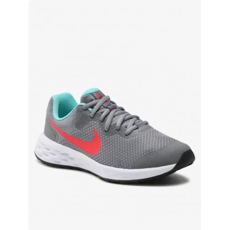 Nike Scarpe Junior Revolution 6 NN (GS) -  006 (Smoke Grey/Siren Red)